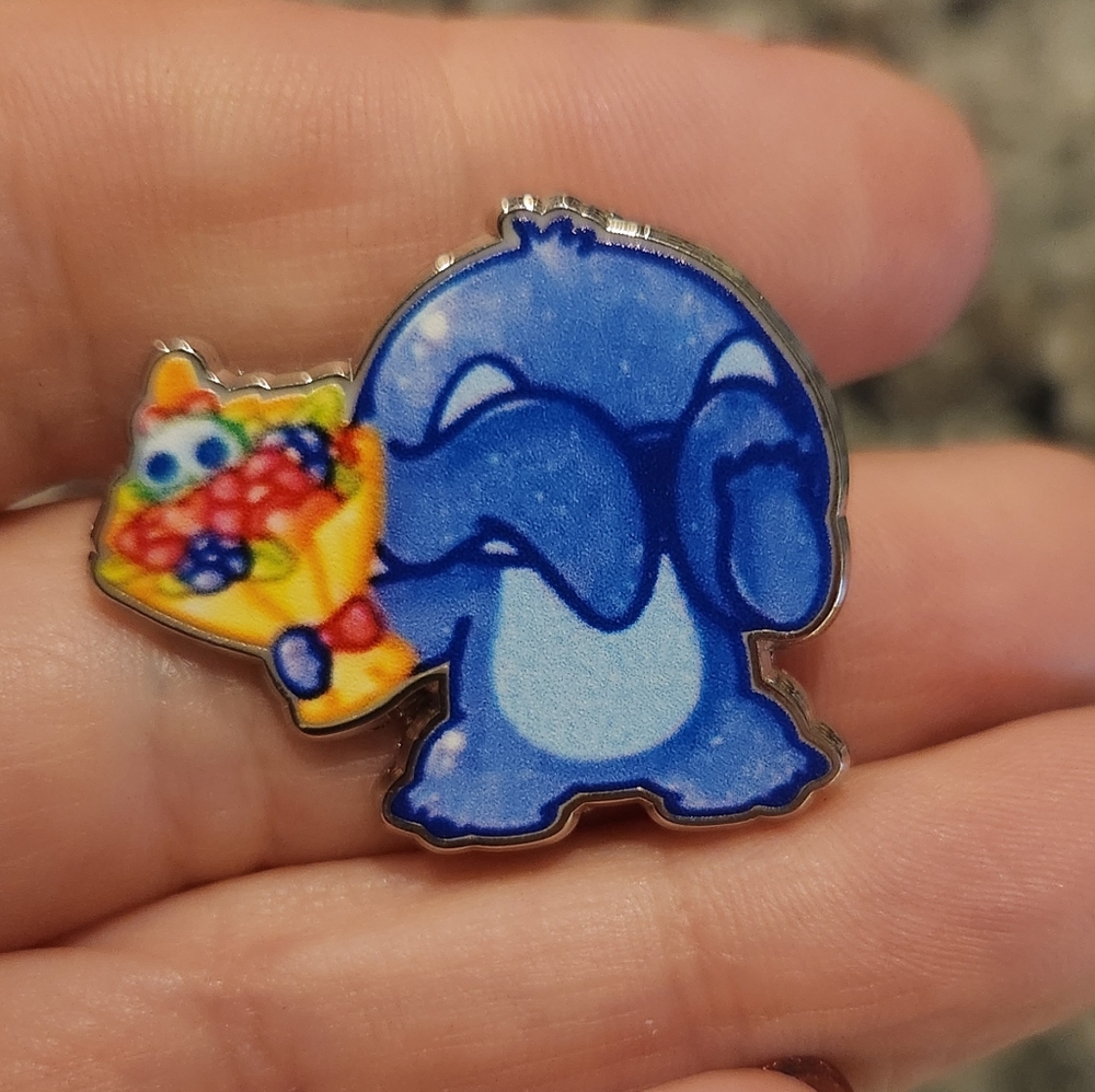 (5 For $30) Disney Pin Stitch Hiding His Face Pin